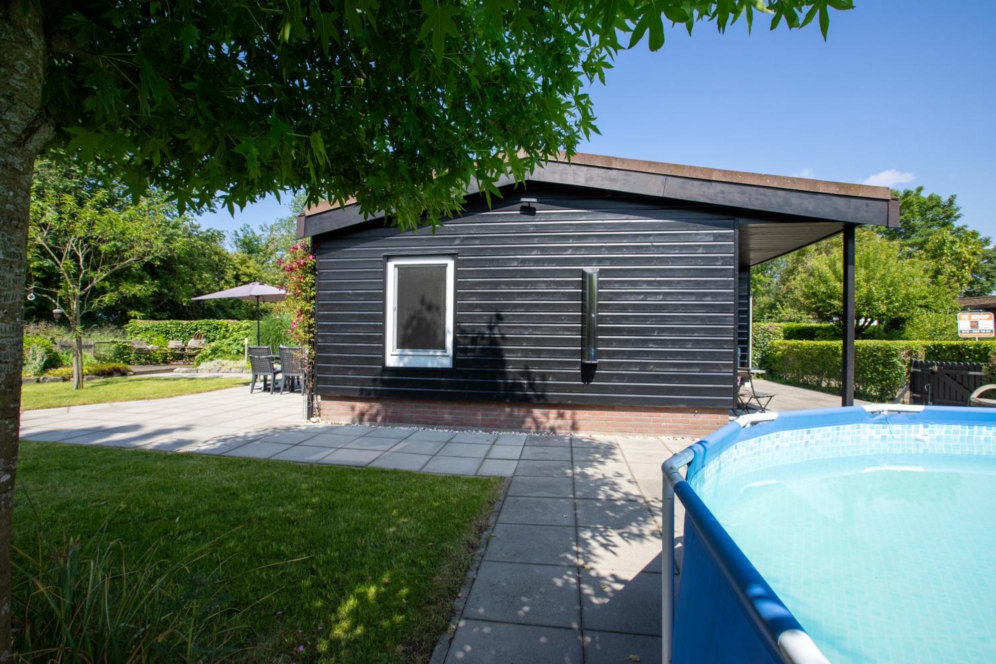 Jamies Nu Met Airco Holiday home Warmenhuizen